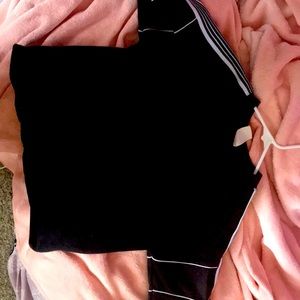 Black and white crop top long sleeve